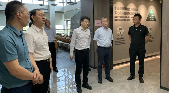 南京林業(yè)大學(xué)一行蒞臨華洲木業(yè)交流訪問(wèn)