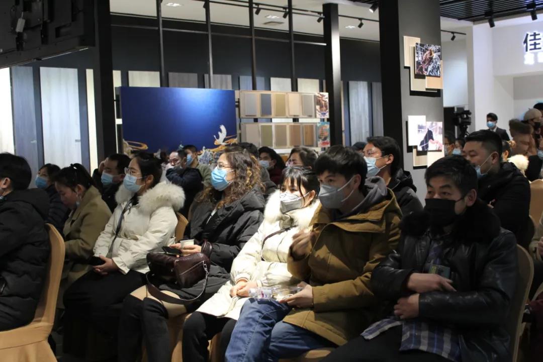 恭喜！華洲木業(yè)（陜西）運(yùn)營(yíng)中心首航儀式暨供應(yīng)鏈賦能模式發(fā)布會(huì)圓滿舉辦！(圖9)