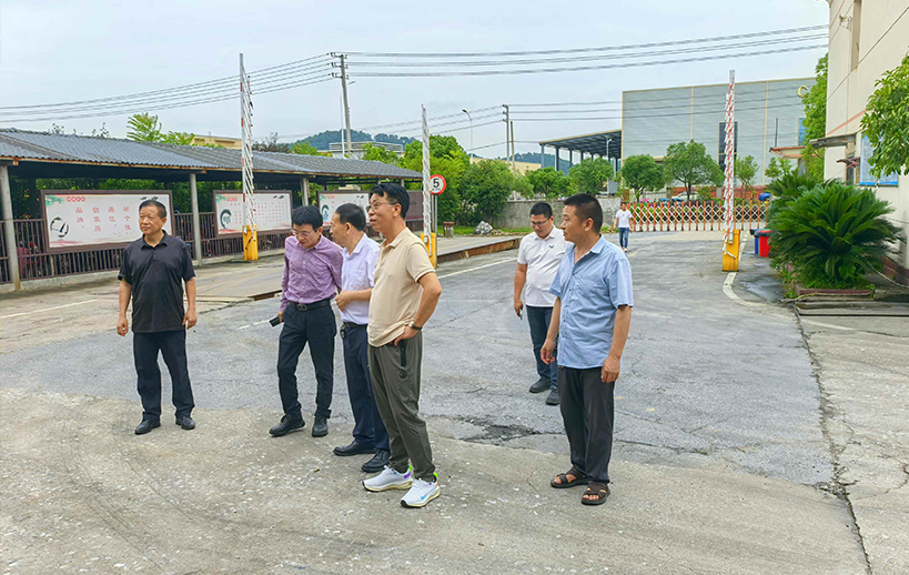 【綠色領(lǐng)航·智慧交融】華洲木業(yè)董事長率團(tuán)深訪鐘氏木業(yè)，共譜江西綠色發(fā)展新篇章(圖2)